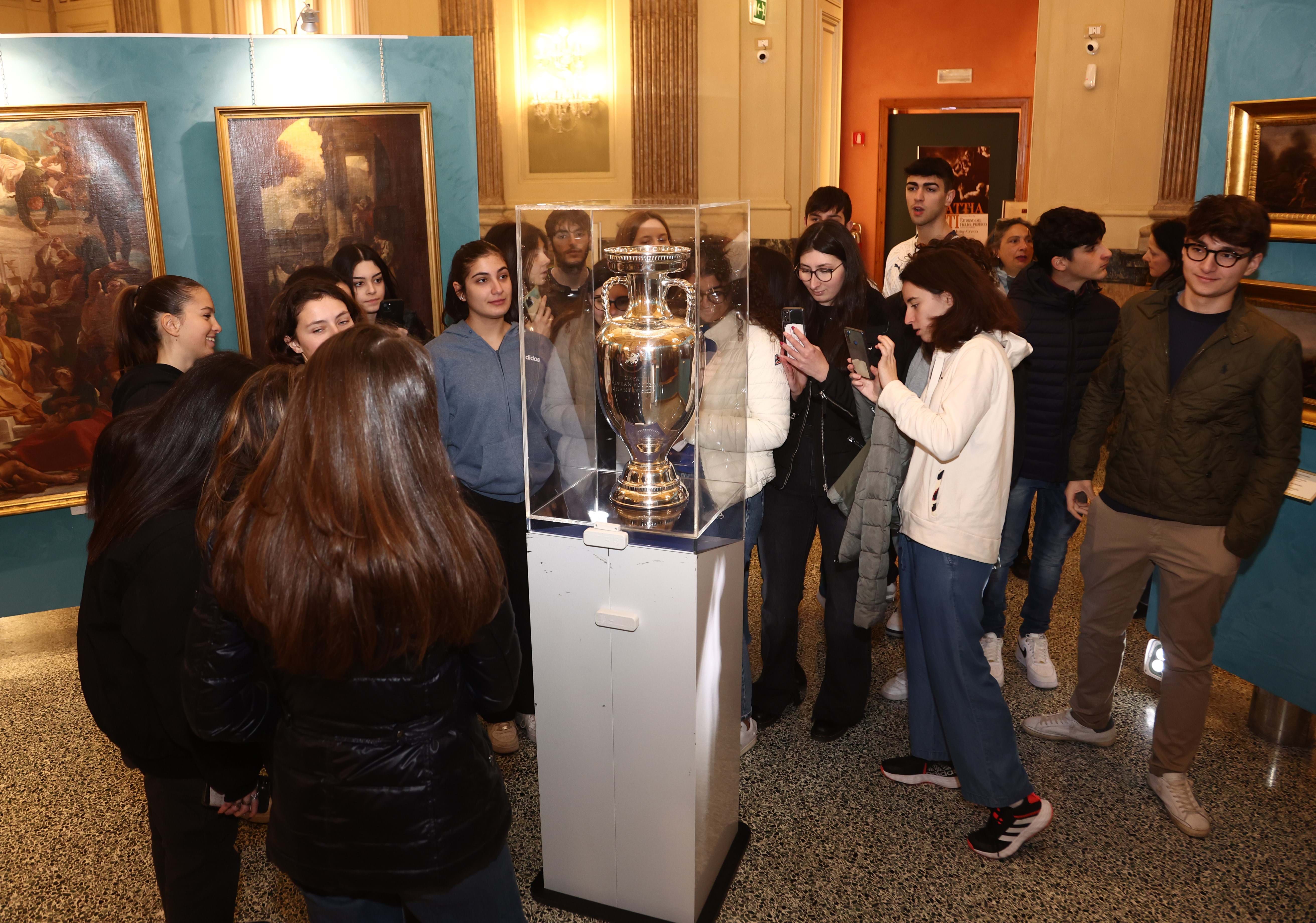 'Sfumature di Azzurro', un successo la prima tappa della mostra itinerante. A Reggio Calabria 3.650 visitatori in tre giorni