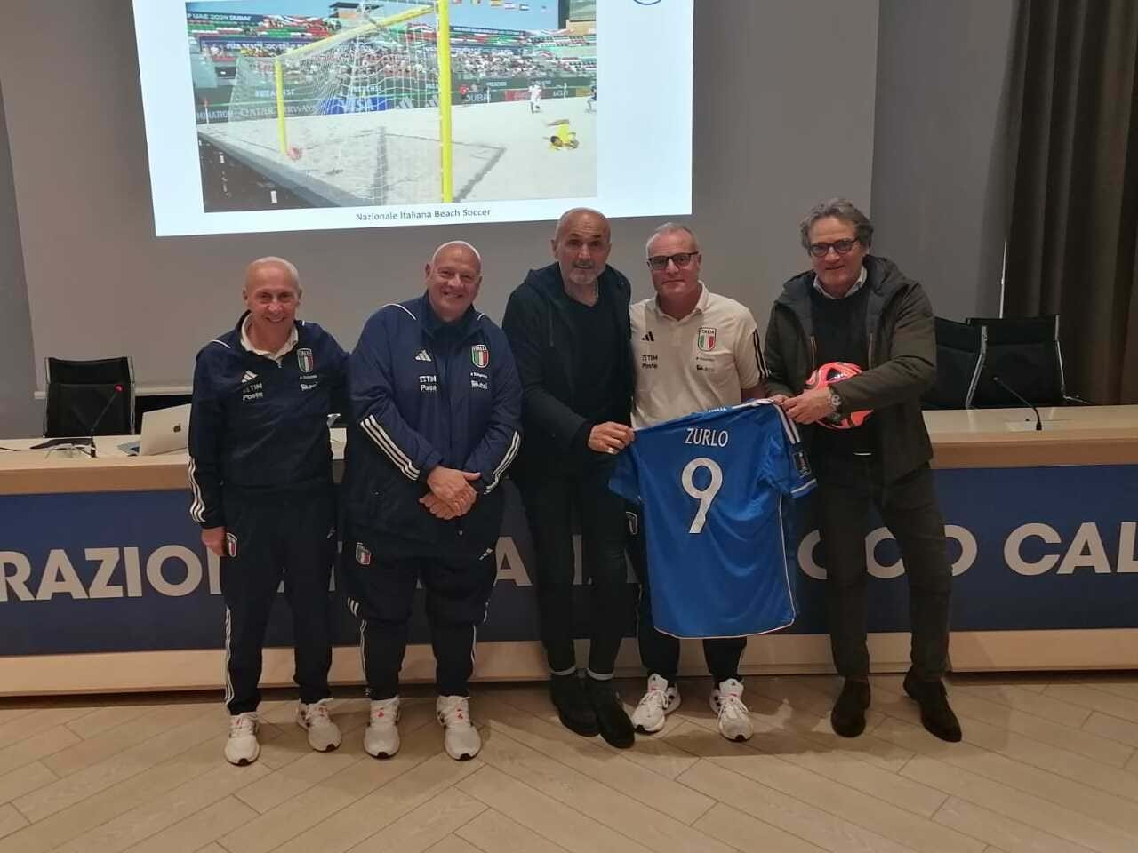 Il Club Italia abbraccia i vicecampioni del Mondo della Nazionale di beach soccer a Coverciano