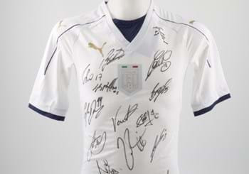 Su CharityStars la maglia della Nazionale per l’Opera San Francesco di Milano