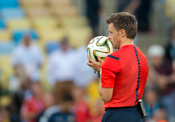 Per l’IFFHS Rizzoli miglior arbitro del 2014: “Gioia che condivido con tutto il movimento”