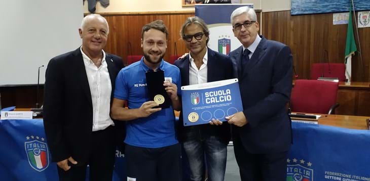 Polignano a Mare, il Presidente Vito Tisci consegna targhe alle Scuole Calcio Elite 2018/2019