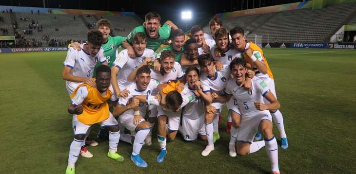 Italy win and qualify after a spectacular game thanks to Gnonto and Udogie goals