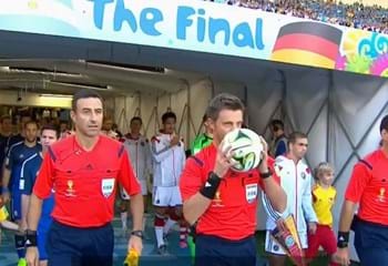 Nona puntata "Becoming a referee: a kid's dream"