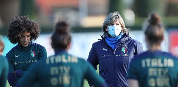 Azzurre leave Coverciano. The squad named to face Denmark