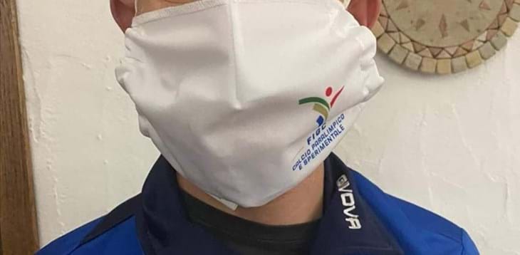 I sorrisi speciali degli atleti della Speedy Sport con le mascherine della DCPS
