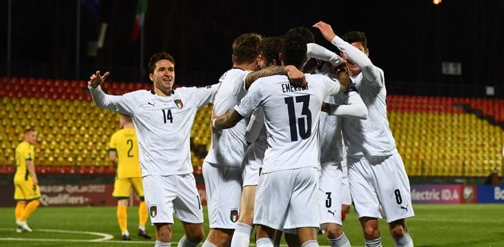 Prosegue la marcia degli Azzurri, battuta anche la Lituania con i gol di Sensi e Immobile