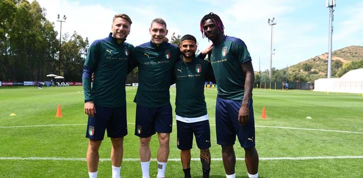 On to the Euros: first Azzurri training session at the Forte Village