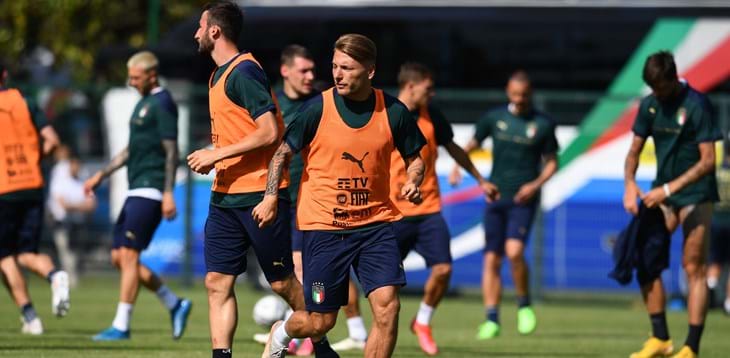 The Azzurri at Coverciano, Emerson and Jorginho to train with the group this afternoon. 26-man Euro squad will be announced today