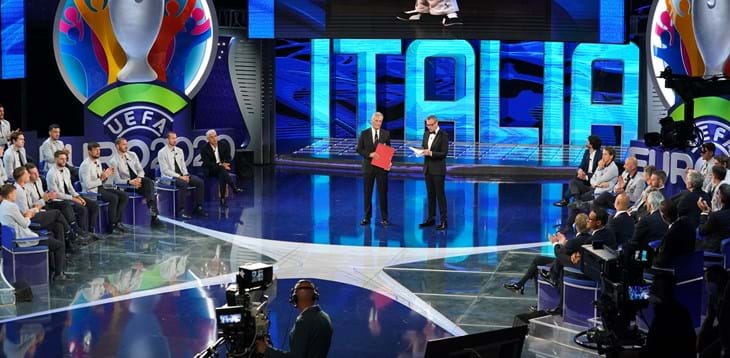 ‘Notte Azzurra’: la trasmissione di Rai 1 vince il prime time televisivo con il 14,3% di share