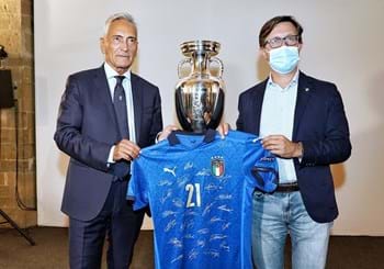 La Coppa vinta dagli Azzurri a Palazzo Vecchio. Il Sindaco Nardella: “Mi aspetto un’accoglienza straordinaria al Franchi”