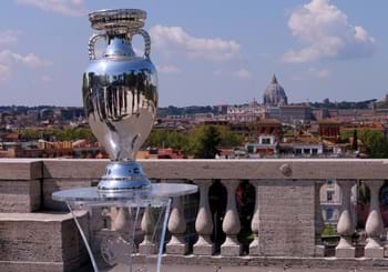 La Coppa degli Europei in mostra domani nel X e nel VI Municipio e venerdì in Campidoglio