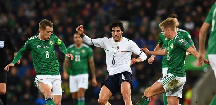 A Belfast l’Italia non va oltre lo 0-0, la Svizzera vince e ci costringe ai play off