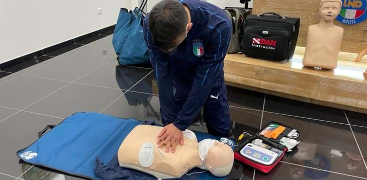 Formazione: si è tenuto il corso di BLS-D(BASIC LIFE SUPPORT AND DEFIBRILLATION)