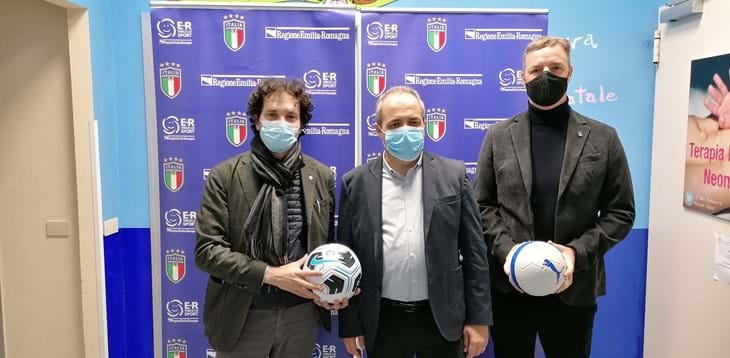 Gli auguri di Natale ai reparti pediatrici di Cesena e Reggio Emilia