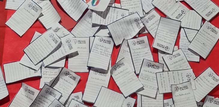 Le letterine di Natale per gli Azzurri raccolte in due grandi sacchi per la consegna