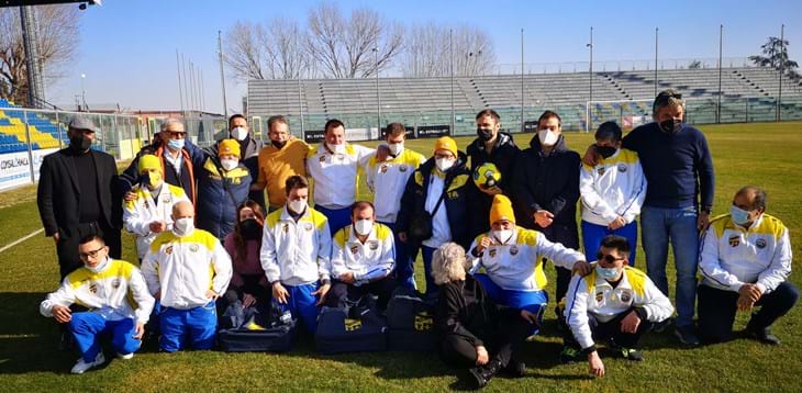 La Fermana consegna i kit alla Soccer Dream Montepacini: un connubio che si conferma vincente!