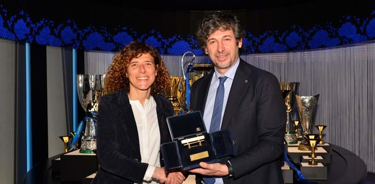 Panchina d’oro per la Serie A femminile, consegnato il premio da Demetrio Albertini a Rita Guarino
