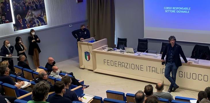 Albertini agli allievi del corso per ‘Responsabile di Settore Giovanile’: “Siete fondamentali per il calcio italiano”