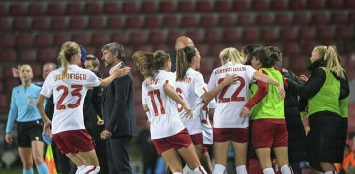 La Roma si aggiudica il primo round con lo Sparta Praga: qualificazione alla fase a gironi a un passo
