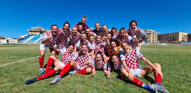 La Ternana vola a Sassari, il Chievo ospita il Cittadella. Brescia e Lazio cercano la prima vittoria