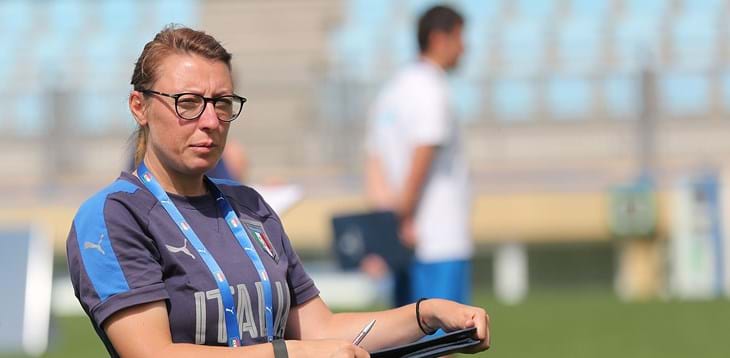 La stagione delle Azzurrine inizia con uno stage a Tirrenia dal 17 al 20 ottobre: Schiavi convoca 24 calciatrici