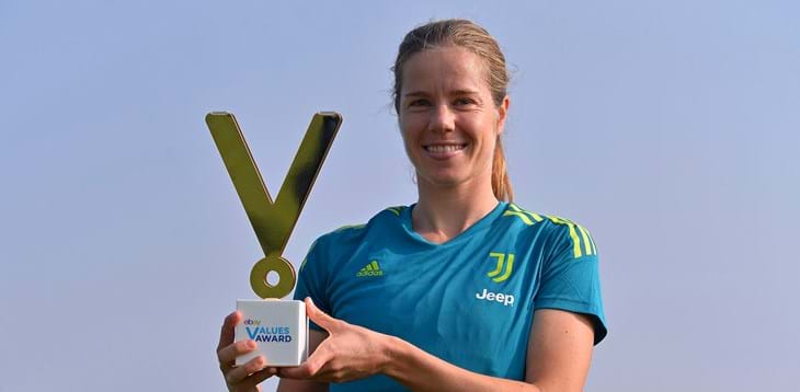 Pedersen ‘sale in cattedra’ per la sostenibilità ambientale: è lei la prima vincitrice del premio