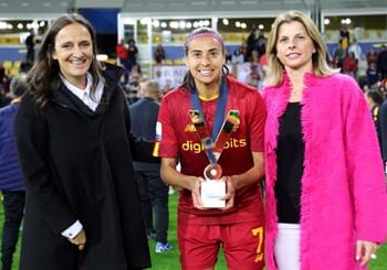 Andressa e quei palleggi nel piazzale con le tifose più giovani: alla brasiliana il premio legato alla Supercoppa FS Italiane