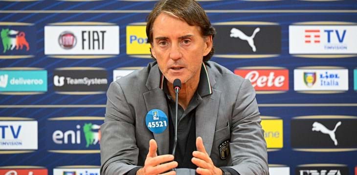 Azzurri arrivati a Tirana. Mancini: “Sarà un mese difficile, in queste partite proveremo qualcosa di nuovo”