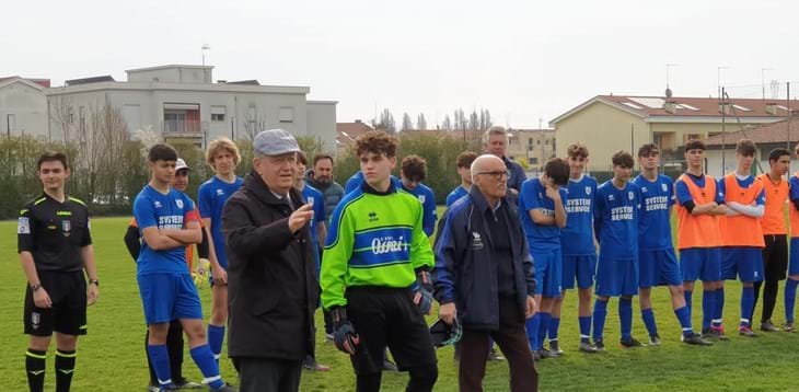 Dal giovane calciatore la ‘lezione’ ai genitori indisciplinati. Tisci: “I ragazzi devono pensare solo a divertirsi”