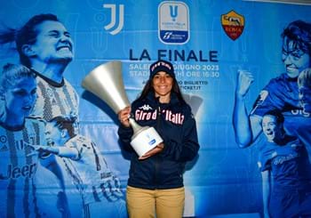 Il trofeo fa ‘tappa’ al Giro d’Italia, a Salerno uno stand dedicato alla finale tra Juventus e Roma	