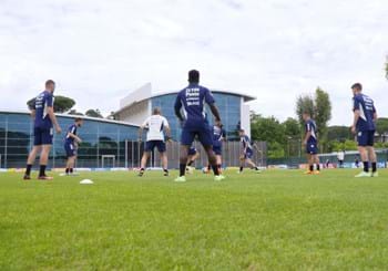 Il primo allenamento degli Azzurri sul campo intitolato a Gianluca Vialli