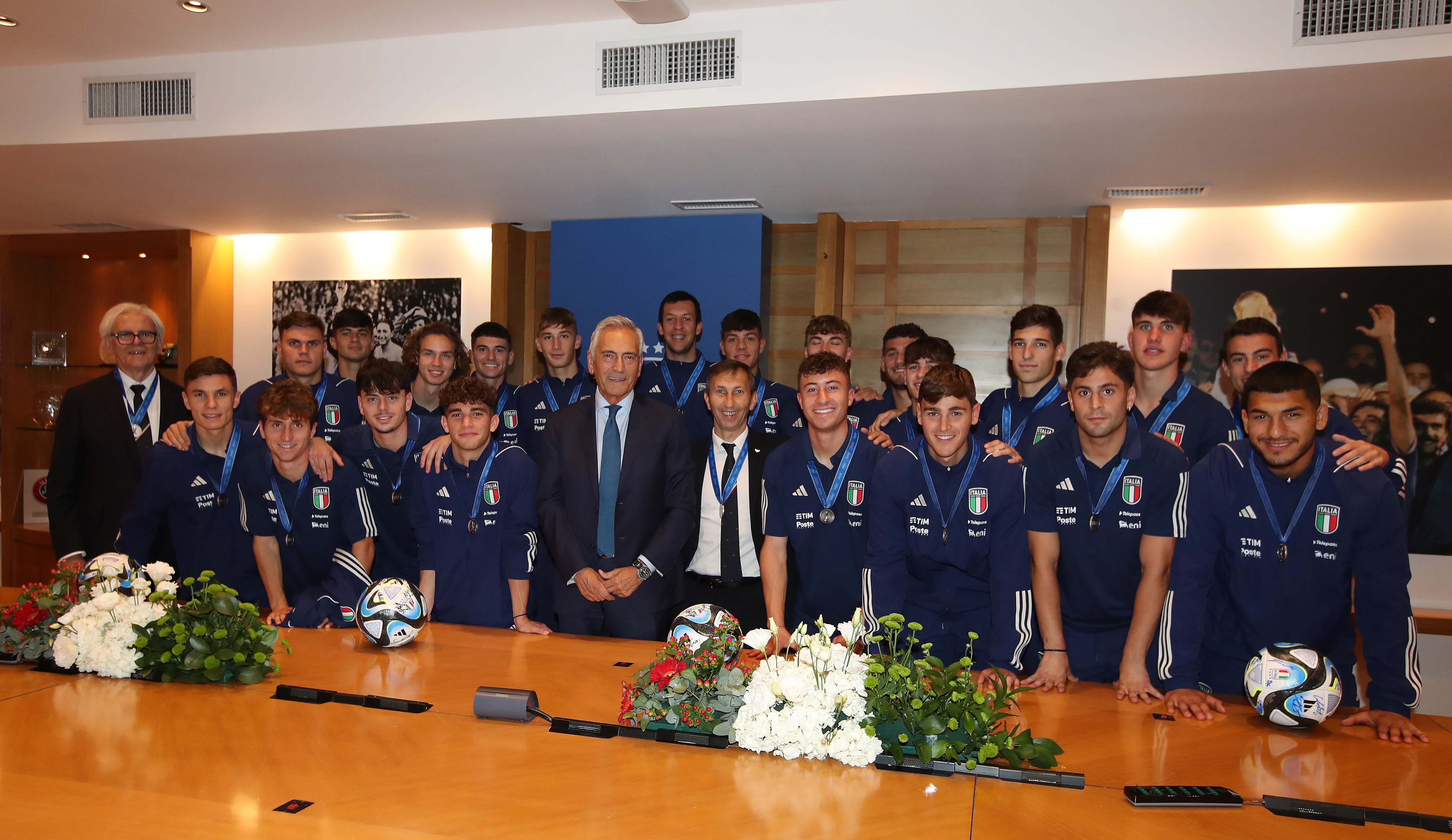 Gravina recibió a los Azzurrini a su regreso de Argentina.  “Habéis sido un lugar extraordinario para el fútbol italiano”