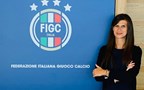Laura Tinari consegnerà al Napoli il trofeo per la vittoria del campionato di Serie B