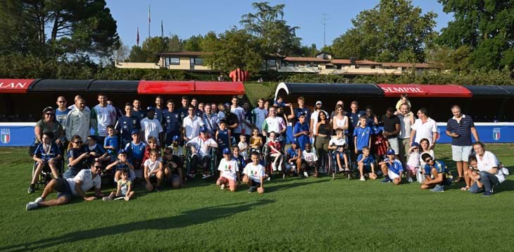 A Milanello, ospiti speciali per gli Azzurri: i bambini in cura presso l’Ospedale Pediatrico