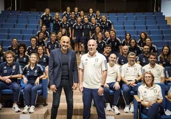 Azzurre players and staff greeted by Gravina and Spalletti
