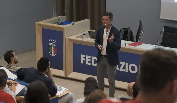 Gianluca Rocchi, lezione plenaria a Ds e UEFA Pro in aula magna