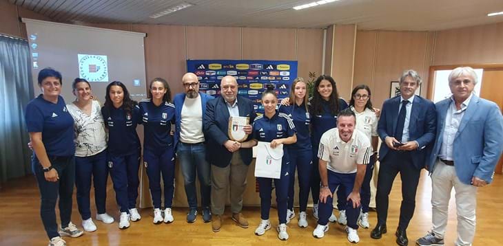 Le Azzurrine in cattedra: le ragazze e l'allenatore Jacopo Leandri ospiti all'Università della Calabria. 