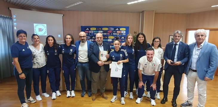 Le Azzurrine in cattedra: le ragazze e l'allenatore Jacopo Leandri ospiti all'Università della Calabria.