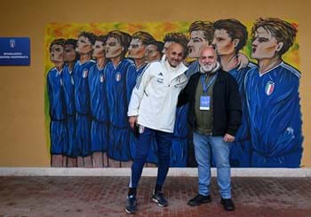 A mural colours the Coverciano walls: the work of street artist Maupal by the Azzurri changing room