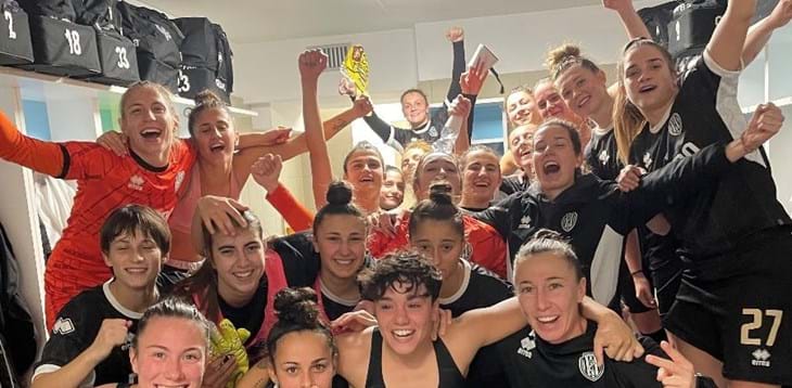 Il Cesena batte la Lazio e raggiunge la vetta, bianconere e biancocelesti prime con la Ternana