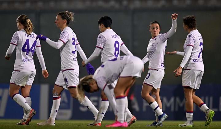 La Fiorentina vince in casa del Como, decisiva la doppietta di Catena