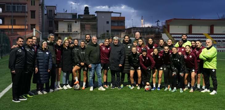 Soncin stops by Pomigliano