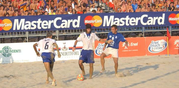 A San Benedetto tutto pronto per la sei giorni di beach soccer