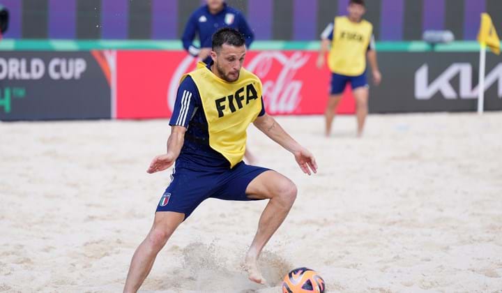 Ultima rifinitura a Dubai prima dell'inizio del Mondiale di beach soccer