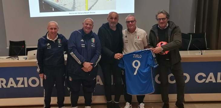 Il Club Italia abbraccia i vicecampioni del Mondo della Nazionale di beach soccer a Coverciano