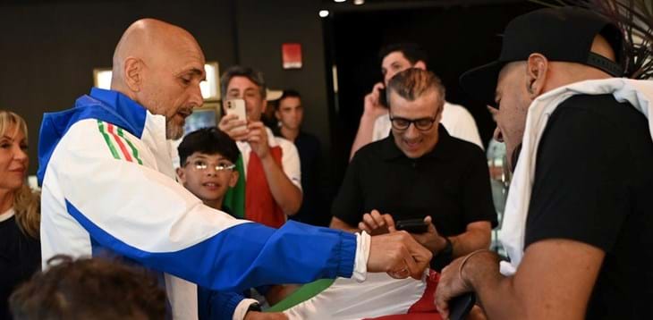 Meet-and-greet with fans ahead of Venezuela friendly