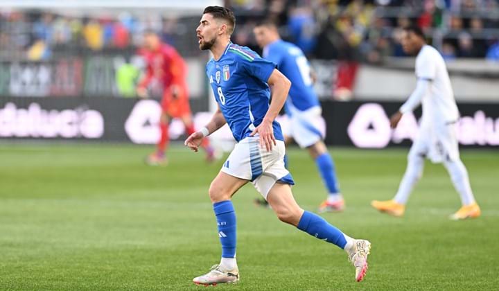 L'Italia batte anche l'Ecuador: apre Pellegrini,chiude Barella