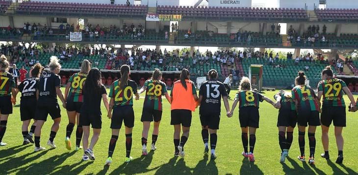 Domenica l'ultima giornata: alla Ternana basta un punto per andare allo spareggio, il Parma deve vincere e sperare