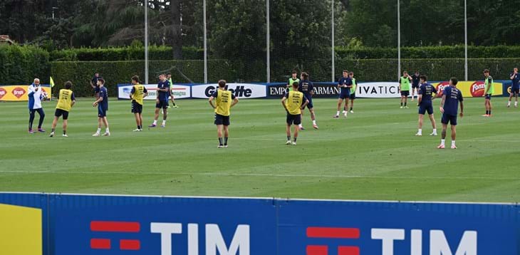 The training camp continues at Coverciano, training in the afternoon with the youth players of Empoli