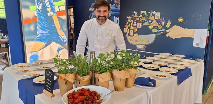 Lo show cooking del Pastry Chef Dario Nuti: il 'Dolce Bufalina' a tema tricolore per augurare buona fortuna alla Nazionale